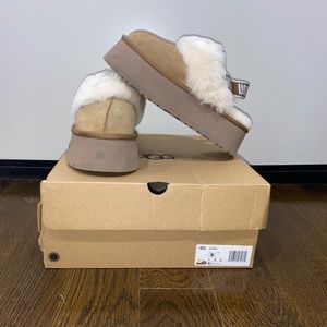 UGG Funkette Slippers